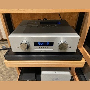 AVM OVATION CS 8.3 Black Edition On Demonstration